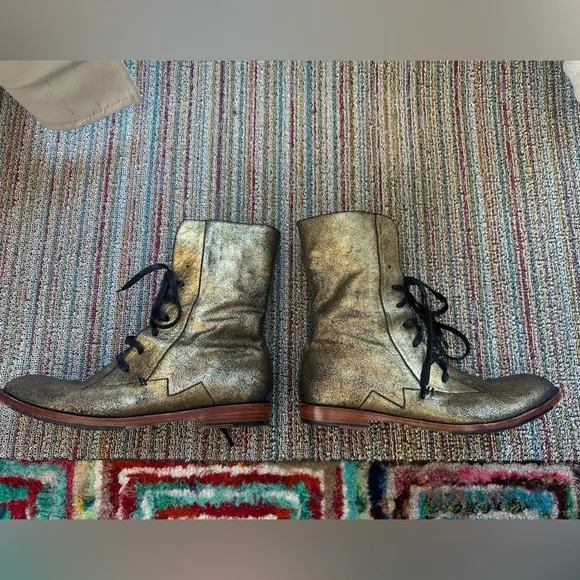Fluevog LIKE NEW Down to Earth Valentina brushed gold lace-up midcalf boot 8.5/9