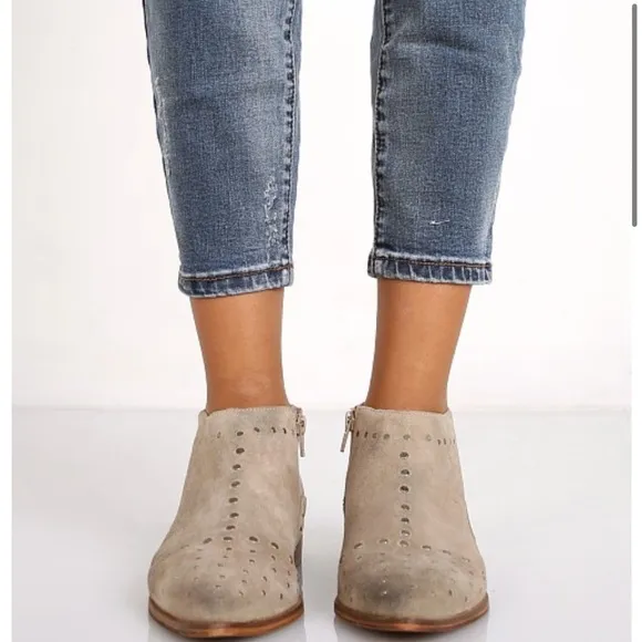 Free People Aquarian Distressed Ankle Boot Taupe Leather Flat Booties Women’s 8