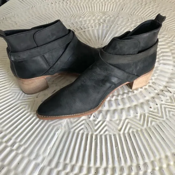 Free People Back Loop Ankle Boots Women's 41 Washed Black