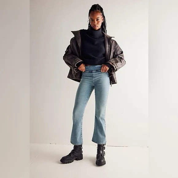 🌻🆕FREE PEOPLE IN MY FEELINGS CROPPED SLIM FLARE JEANS-SIZE SMALL (4-6)