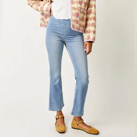 🌻🆕FREE PEOPLE IN MY FEELINGS CROPPED SLIM FLARE JEANS-SIZE SMALL (4-6)