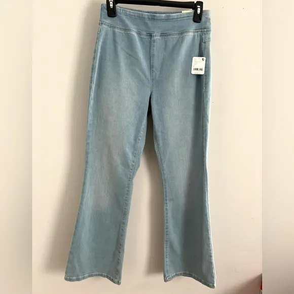 🌻🆕FREE PEOPLE IN MY FEELINGS CROPPED SLIM FLARE JEANS-SIZE SMALL (4-6)