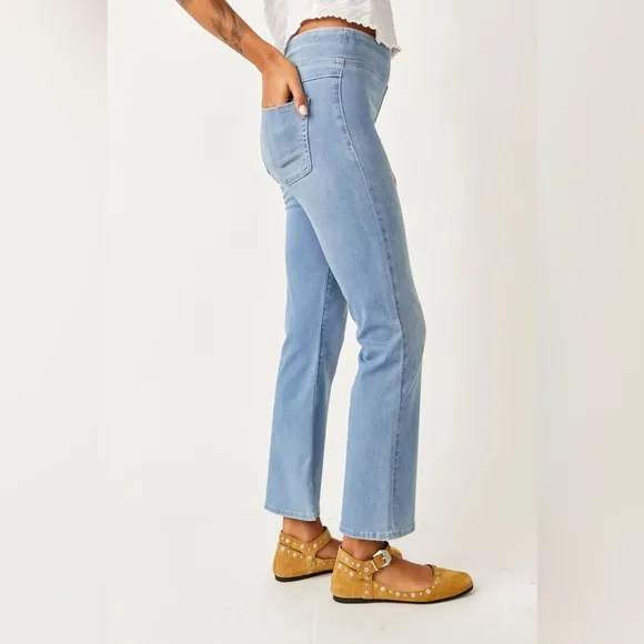 🌻🆕FREE PEOPLE IN MY FEELINGS CROPPED SLIM FLARE JEANS-SIZE SMALL (4-6)