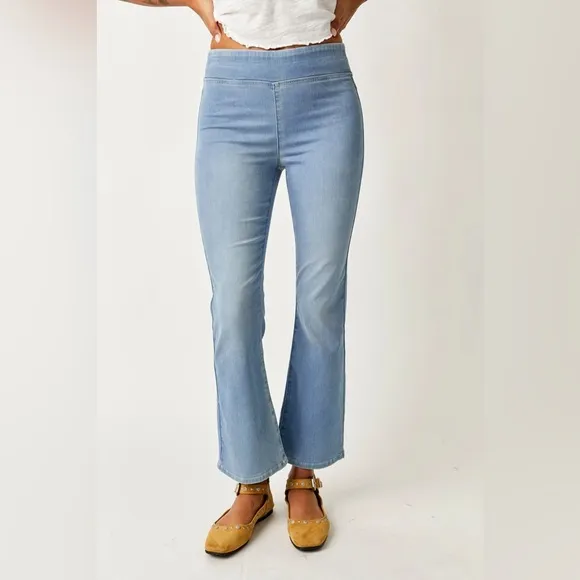 🌻🆕FREE PEOPLE IN MY FEELINGS CROPPED SLIM FLARE JEANS-SIZE SMALL (4-6)