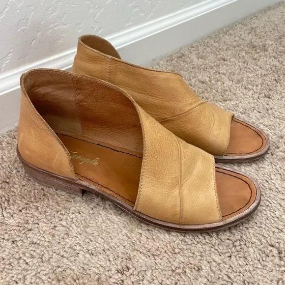 FREE PEOPLE Mont Blanc Boho Asymmetrical Leather Sandal Size 39 / 9 in Nude Tan