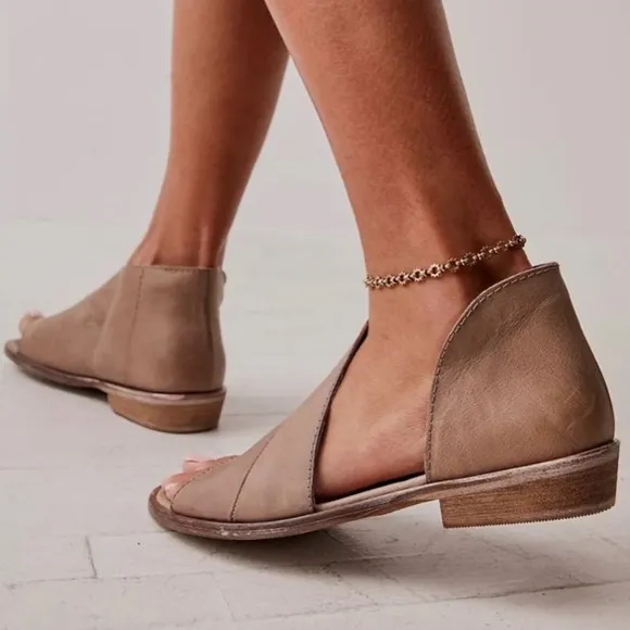 FREE PEOPLE Mont Blanc Boho Asymmetrical Leather Sandal Size 39 / 9 in Nude Tan