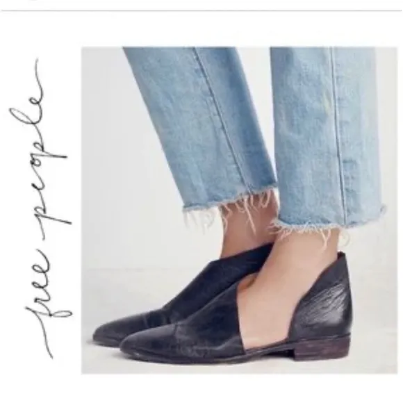 Free people Royale Asymmetrical Flat(Women)$198.00 size like new