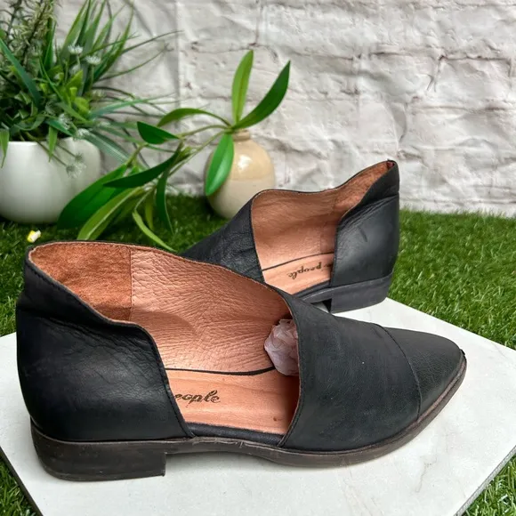 Free people Royale Asymmetrical Flat(Women)$198.00 size like new