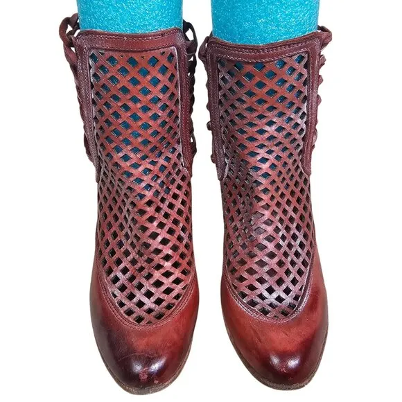 Freebird by Steven Womens Lazor Perforated Ankle Boots Sz 8 Leather Distressed