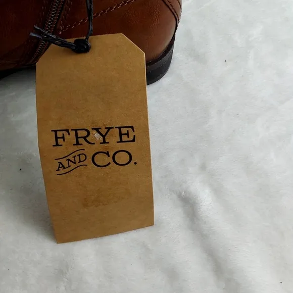 Frye and Co. Men's Mullen Flat Heel Chukka Lace-Up Boots