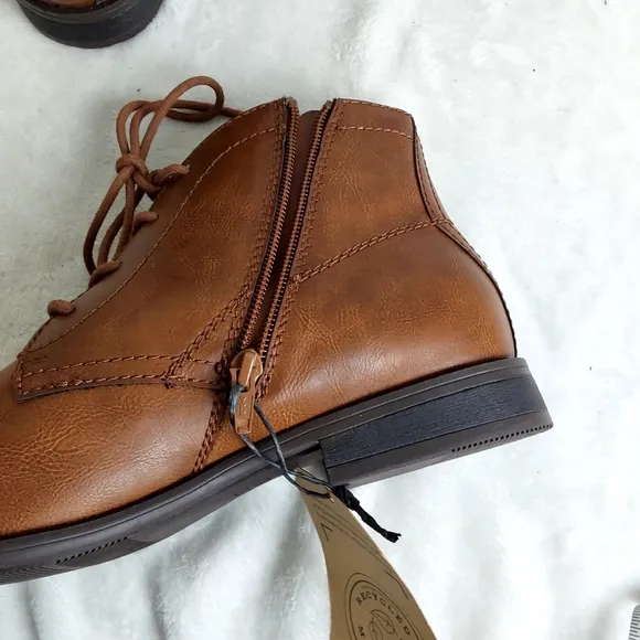 Frye and Co. Men's Mullen Flat Heel Chukka Lace-Up Boots
