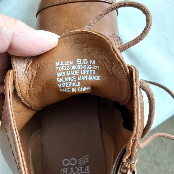 Frye and Co. Men's Mullen Flat Heel Chukka Lace-Up Boots