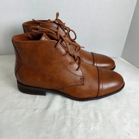 Frye and Co. Men's Mullen Flat Heel Chukka Lace-Up Boots