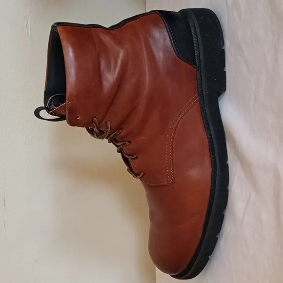 FRYE MEN'S RICH BROWN LEATHER BOOTS,  TERRA MODEl.   LEATHER LACES, SIZE 12 ,EUC
