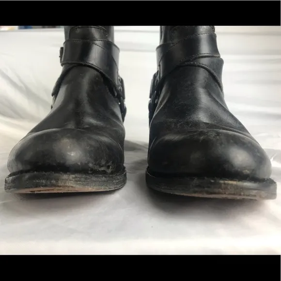 FRYE Moto Back Zipper Harness Boot 6.5