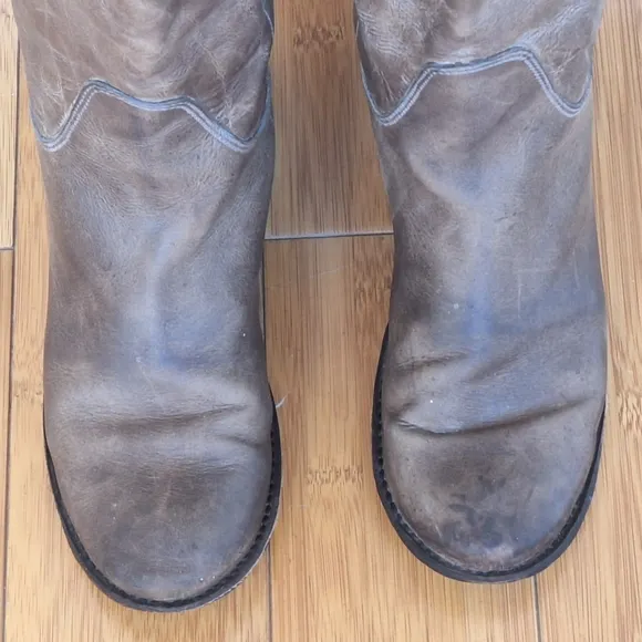 Frye Paige Tall Riding Boots Tan Distressed Leather Made in Mexico women's sz 6