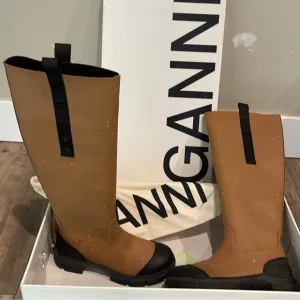 GANNI Country Tall Lug Sole Boot 8 / 38