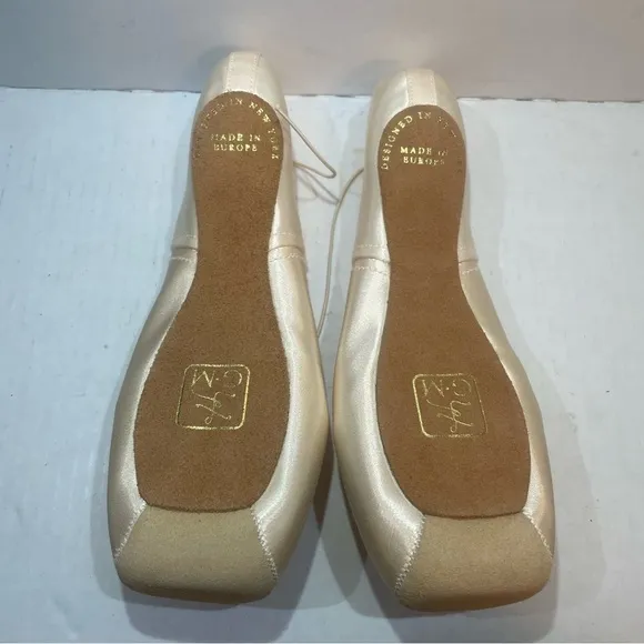 Gaynor Minden new never worn sleek fit Europe ballerina dance pointe shoes 8.5
