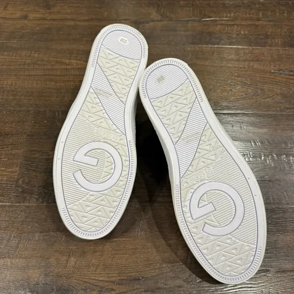 GBG Los Angeles Gollys Tie Dye Slip On Shoe Size 9 Women
