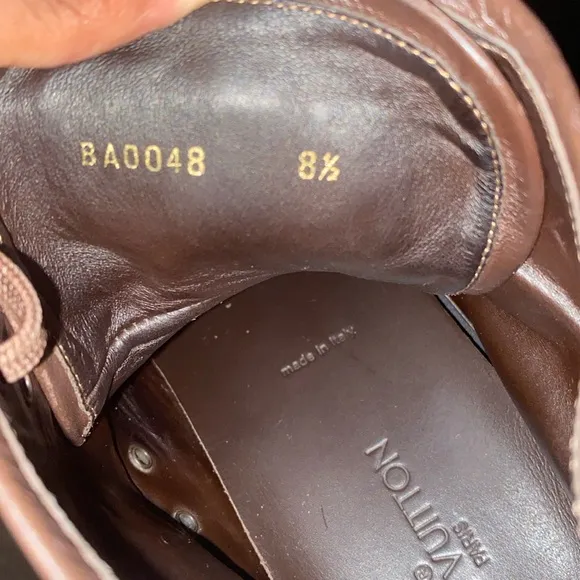 Good condition , don’t want them no more i don’t have the Louis Vuitton box tho