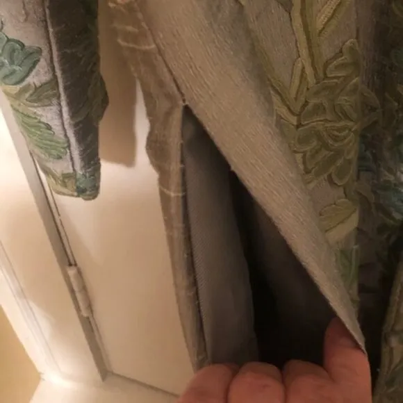 Gorgeous Pale Green Silk Coat/Kimono from Kashmir Imports; NWT; Size Medium;