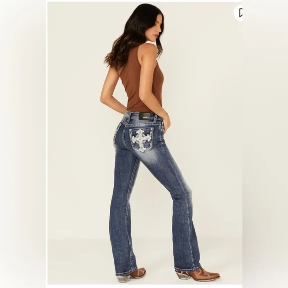 GRACE IN LA WOMEN'S MEDIUM WASH CROSS EMBROIDERED MID RISE BOOTCUT Size:30