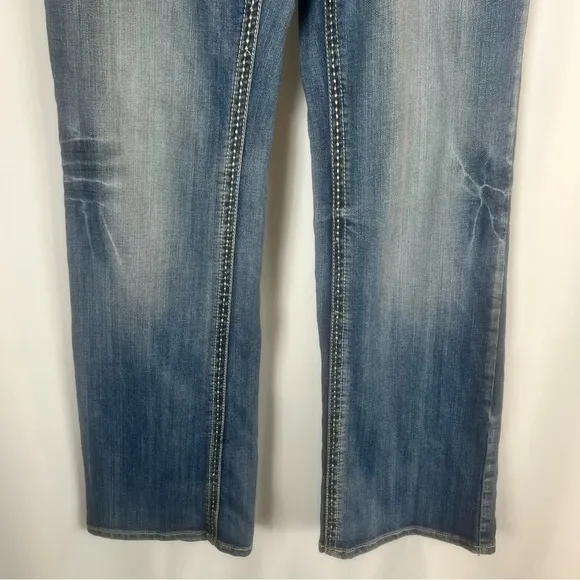 GRACE IN LA WOMEN'S MEDIUM WASH CROSS EMBROIDERED MID RISE BOOTCUT Size:30