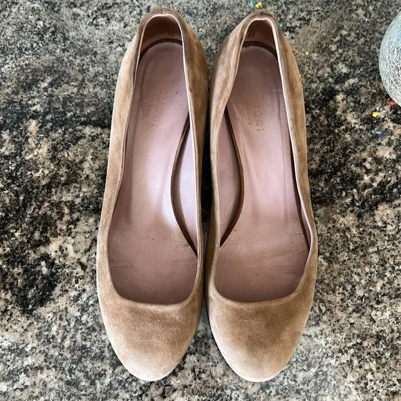 Gucci Suede Dahlia Bamboo Heels