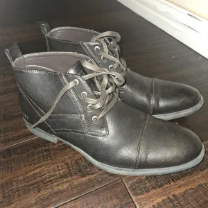 Guess GM Napoleon Casual Boots sz 10