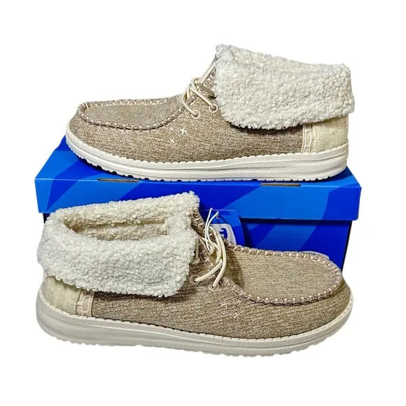Hey Dude Wendy Fold Brushed Cozy Shoes Ivory beige women’s size 10 NWT