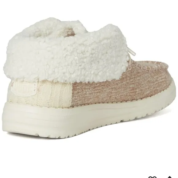 Hey Dude Wendy Fold Brushed Cozy Shoes Ivory beige women’s size 10 NWT