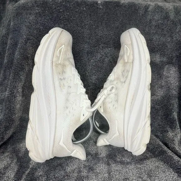 Hoka One Clifton 9 Women size 10 Wide