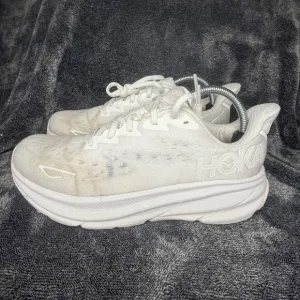 Hoka One Clifton 9 Women size 10 Wide