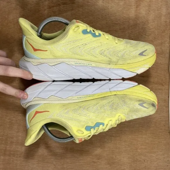 Hoka One One Arahi 6 Women Size 11 Yellow Athletic Running Shoes