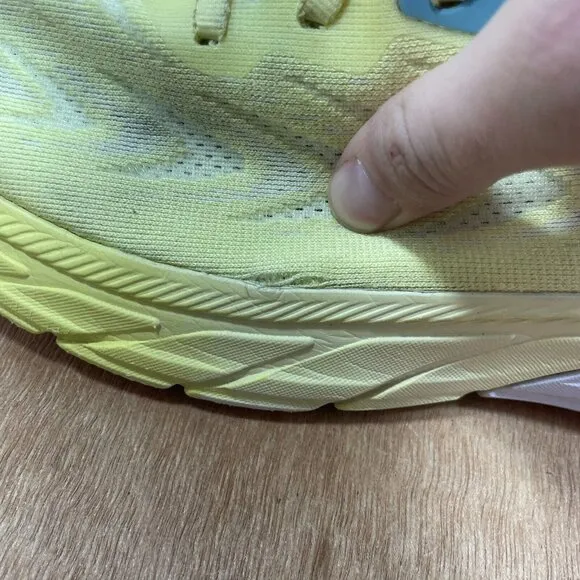 Hoka One One Arahi 6 Women Size 11 Yellow Athletic Running Shoes