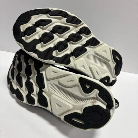 Hoka One One Men’s Clifton 9 Black/White Running Shoes, Size 11.5 Wide