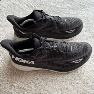 Hoka One One Clifton Black white 1127895-BWHT Running Shoes Mens wide 12.5 D