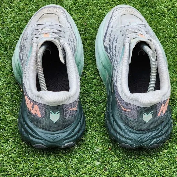 HOKA SPEEDGOAT 5 - Womens Athletic Shoes  - SIZE 8.5D WIDE