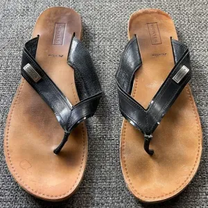 Hunter Women’s Black Thong Sandal Sz 39 EUR