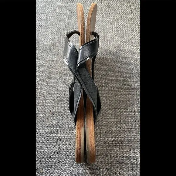 Hunter Women’s Black Thong Sandal Sz 39 EUR