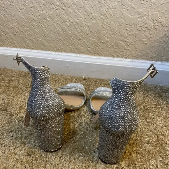 INC Lexini Silver Crystal Rhinestone Sandals Block Heel Sz 7M for prom