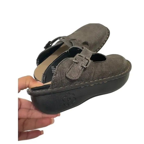 INGARO Happy Women SZ 8.5M Brown Faux Suede Slip On Mules Clogs Shoes