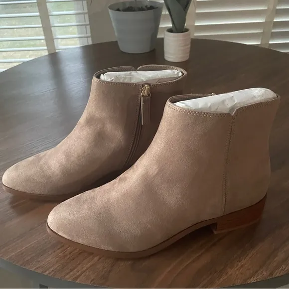 J. Crew Factory Grey Flat Ankle Boot. New