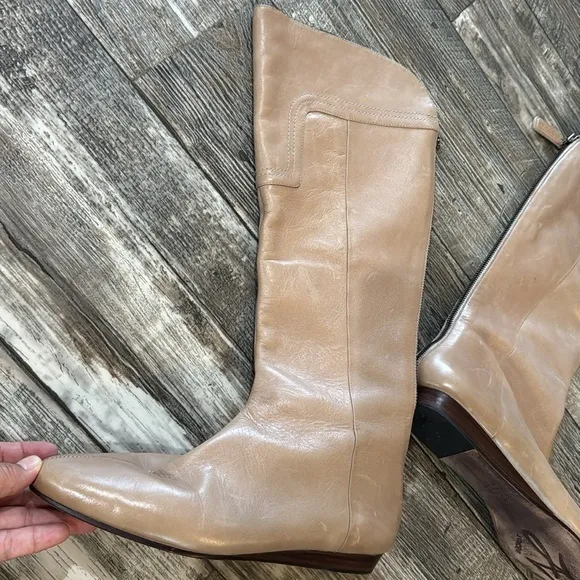 J VINCENT WOMEN TAN LEATHER BACK ZIP RETRO VINTAGE 90S FLAT KNEE BOOTS, 8 1/2M