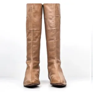 J VINCENT WOMEN TAN LEATHER BACK ZIP RETRO VINTAGE 90S FLAT KNEE BOOTS, 8 1/2M