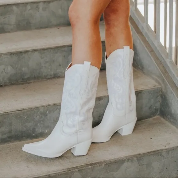 JEFFREY CAMPBELL Dagget White Cowgirl Boots 9