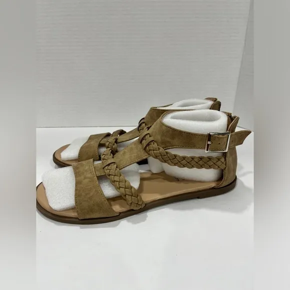 Journee Collection Womens Florence Flat Sandals. Size 8.5. Color:‎ Tan