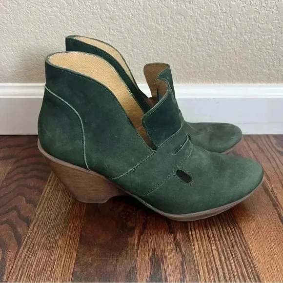 Julio de mucha Green Leather Wedge Women’s Size 7 Slip On Penny Loafer $129
