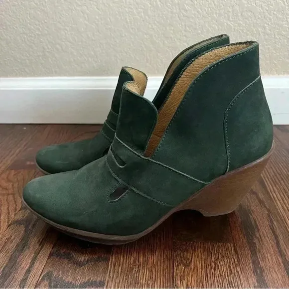 Julio de mucha Green Leather Wedge Women’s Size 7 Slip On Penny Loafer $129