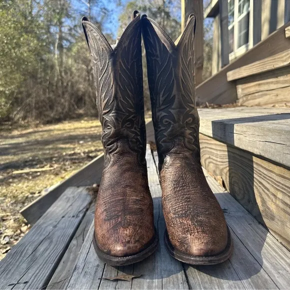 Justin Boots Brown Cowboy Western Boots with Intricate Stitching
